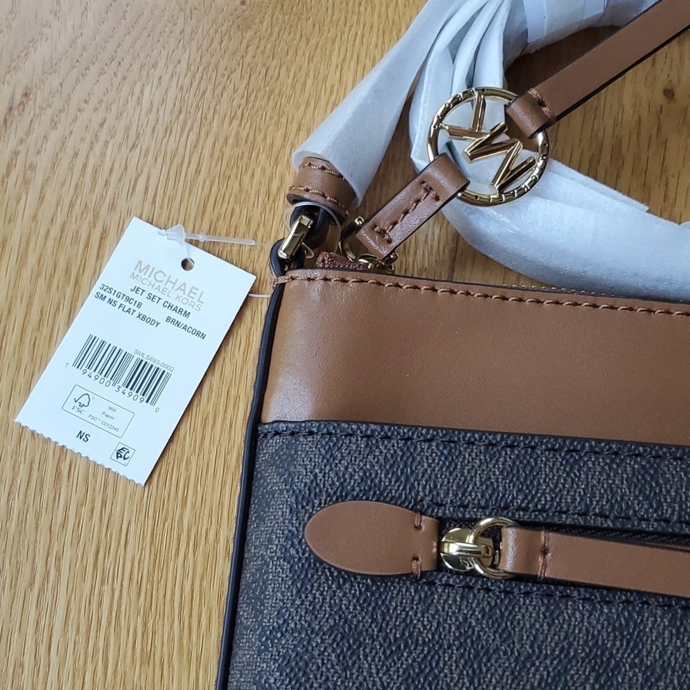 Michael Kors Jet Set Charm Signature Crossbody NWT - Picture 5 of 14